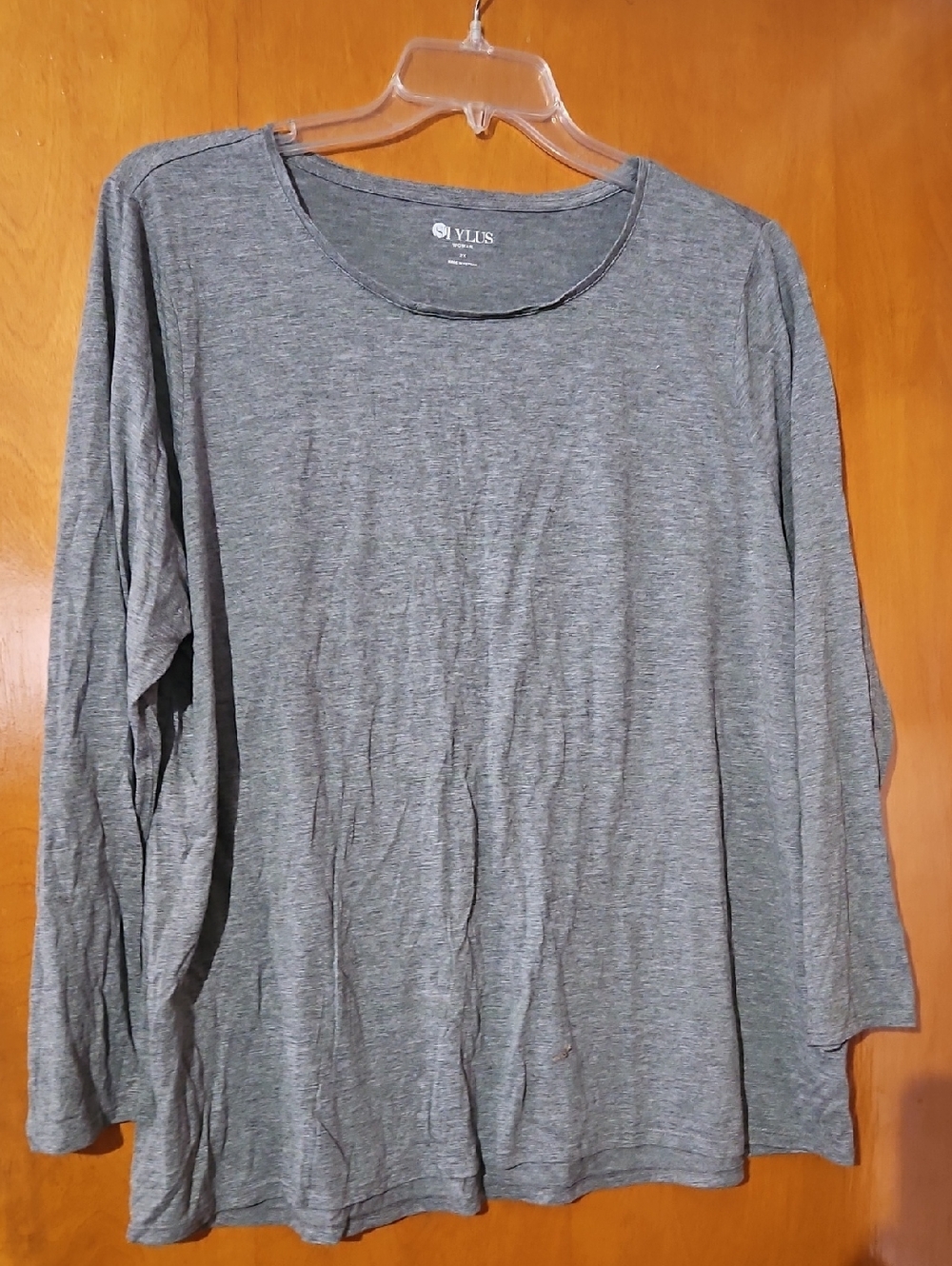 STYLUS Gray Long Sleeve Crewneck Tee